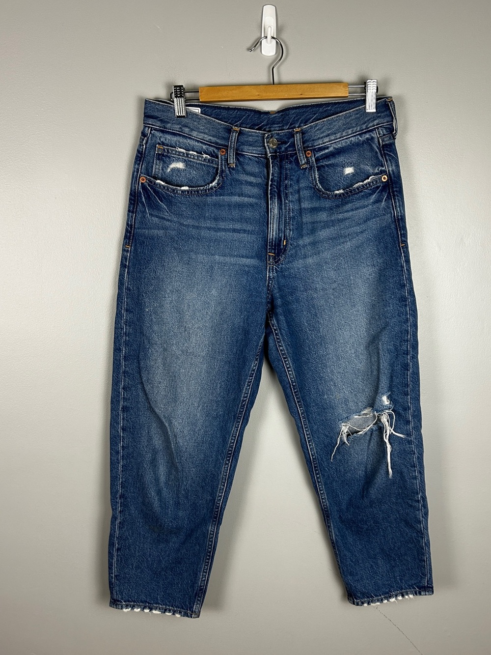 GAP Barrel Jeans Distressed Size 8 Blue High Rise Relaxed Casual